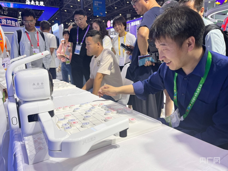 逛消博丨传统文化融合现代科技 催生消费新活力(图6)