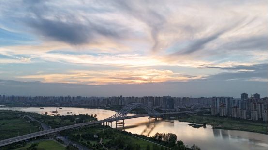 美出圈！“襄州醉美滨江四代宅”短视频大赛火热进行中！(图1)