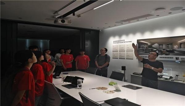 郑州财经学院暑期社会实践团探寻智能家居新脉络(图1)